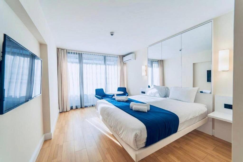 Best House Orbi City Aparthotel Batumi Bagian luar foto