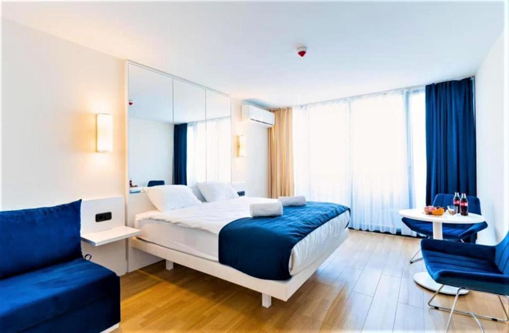 Best House Orbi City Aparthotel Batumi Bagian luar foto