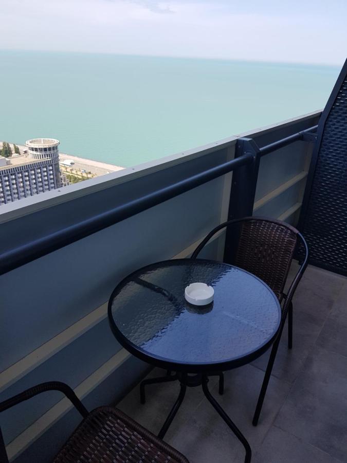 Best House Orbi City Aparthotel Batumi Bagian luar foto