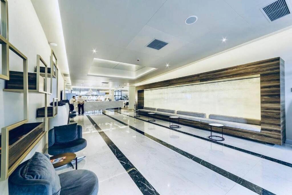 Best House Orbi City Aparthotel Batumi Bagian luar foto
