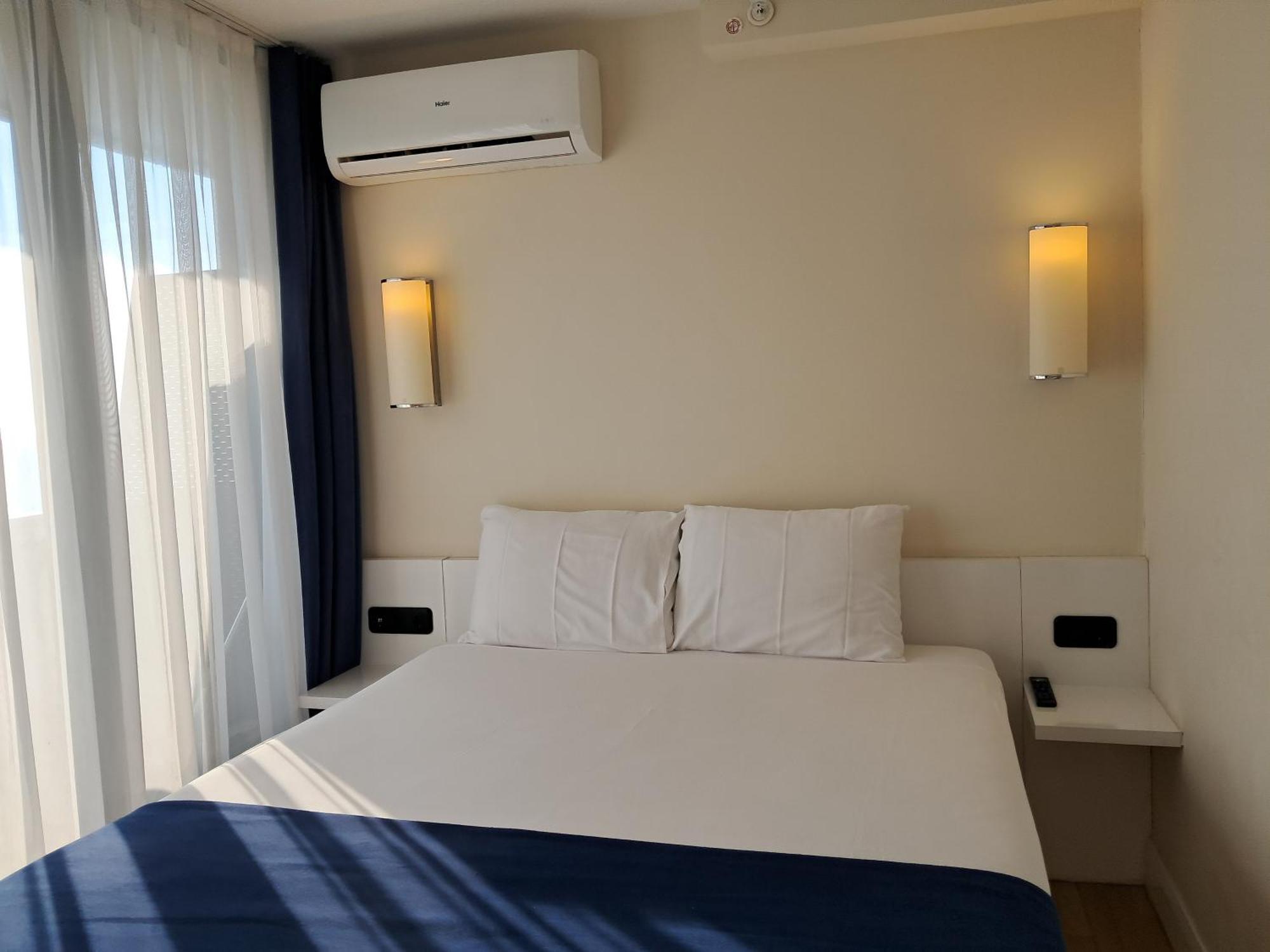 Best House Orbi City Aparthotel Batumi Bagian luar foto