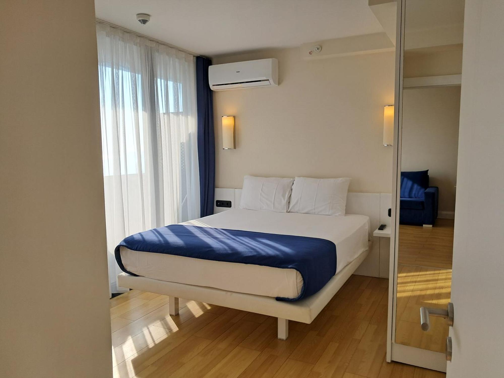 Best House Orbi City Aparthotel Batumi Bagian luar foto